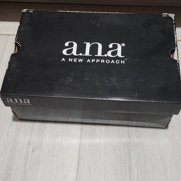 a.n.a claire black - Picture 3 of 7